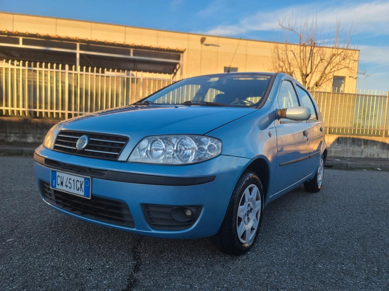 Fiat Punto 1.200 BENZ 5P X NEOPATENTATI