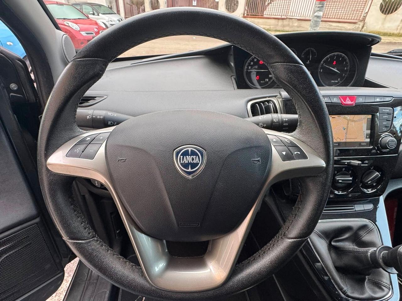 LANCIA YPSILON 1.2 69 CV. BENZINA NAVIGATORE PERFETTA