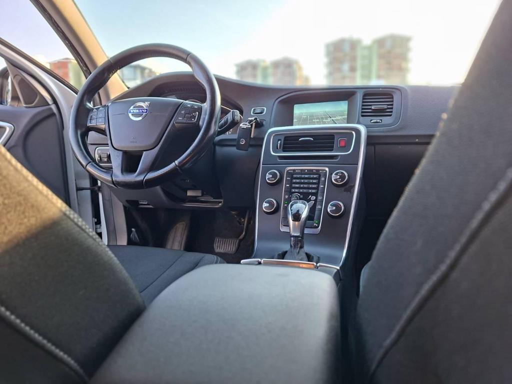 Volvo V60 2.0 D3 Momentum Geartronic