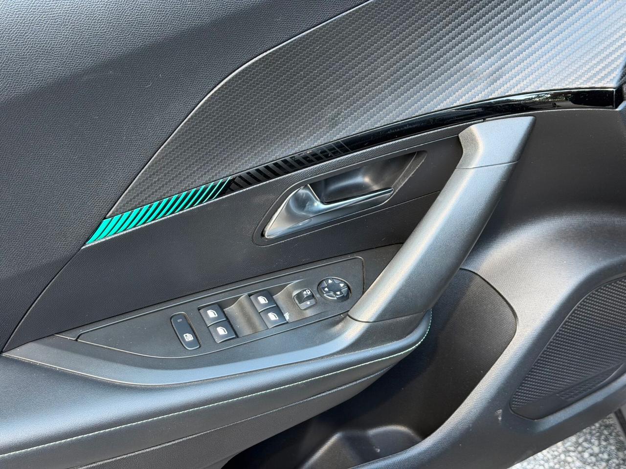Peugeot 2008 PureTech 100 S&S Allure