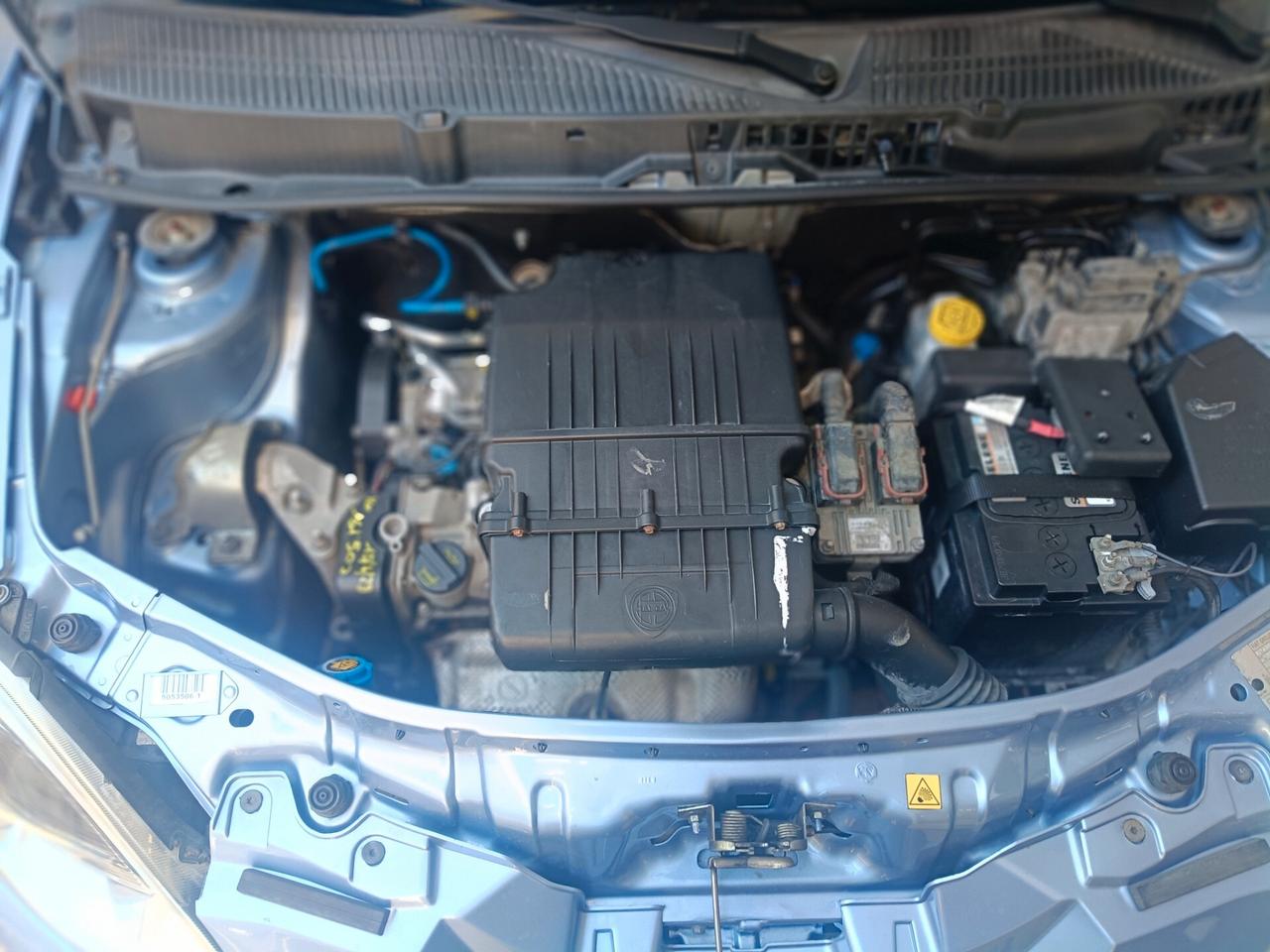 LANCIA YPSILON -IMPECCABILE-NEOPATENTATI-Euro4690-
