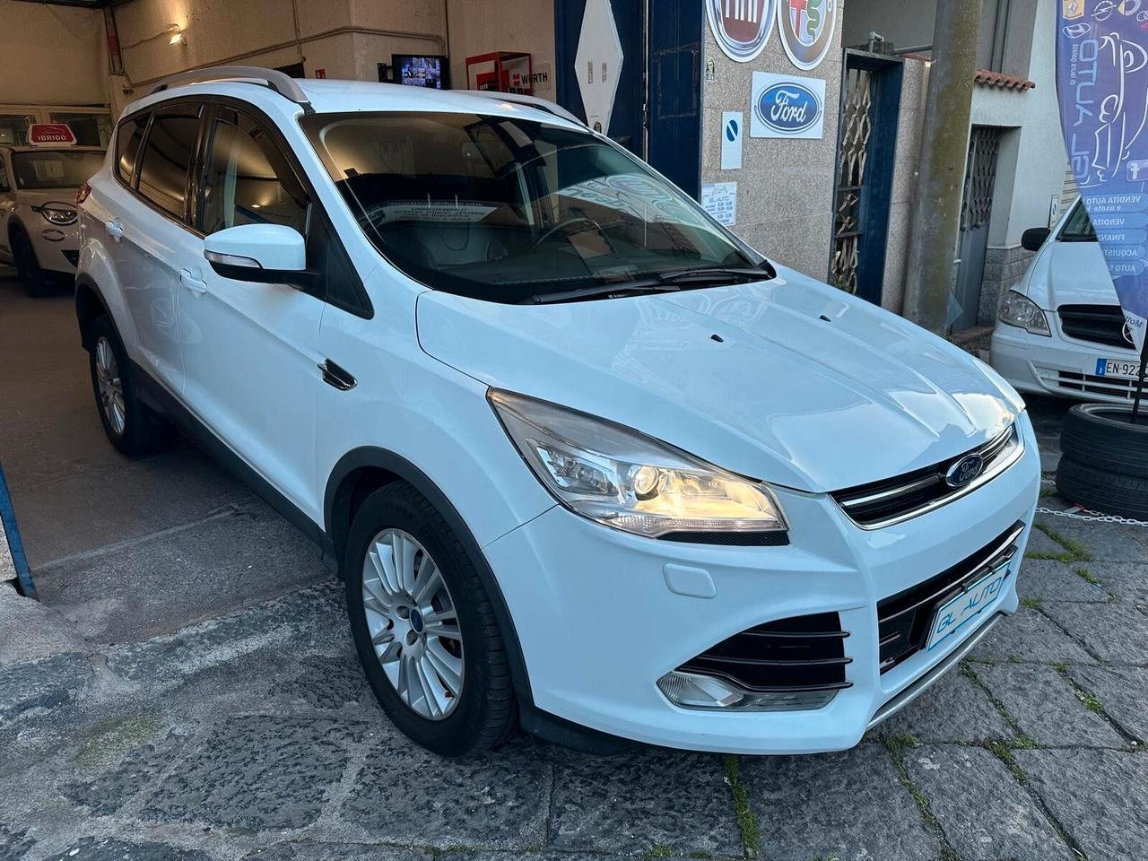 Ford Kuga 2.0 TDCI 140 CV 4WD Powershift Titanium
