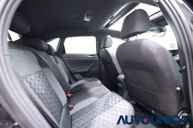 VOLKSWAGEN Taigo 1.0 TSI 110 CV DSG R-LINE FARI LED TETTO APRIBILE