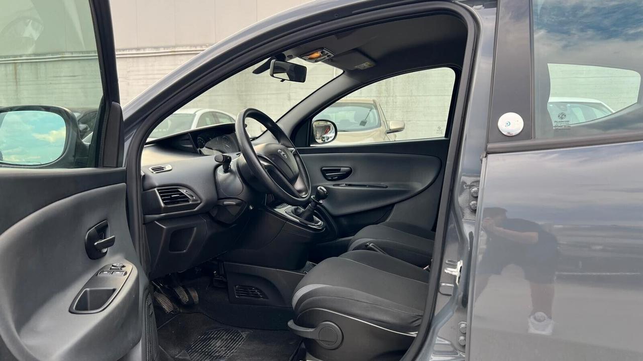 Lancia Ypsilon 0.9 TwinAir 85 CV 5 porte Metano Ecochic Mya