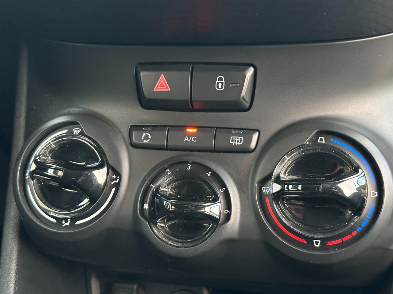 PEUGEOT 2008 PureTech 82 Active