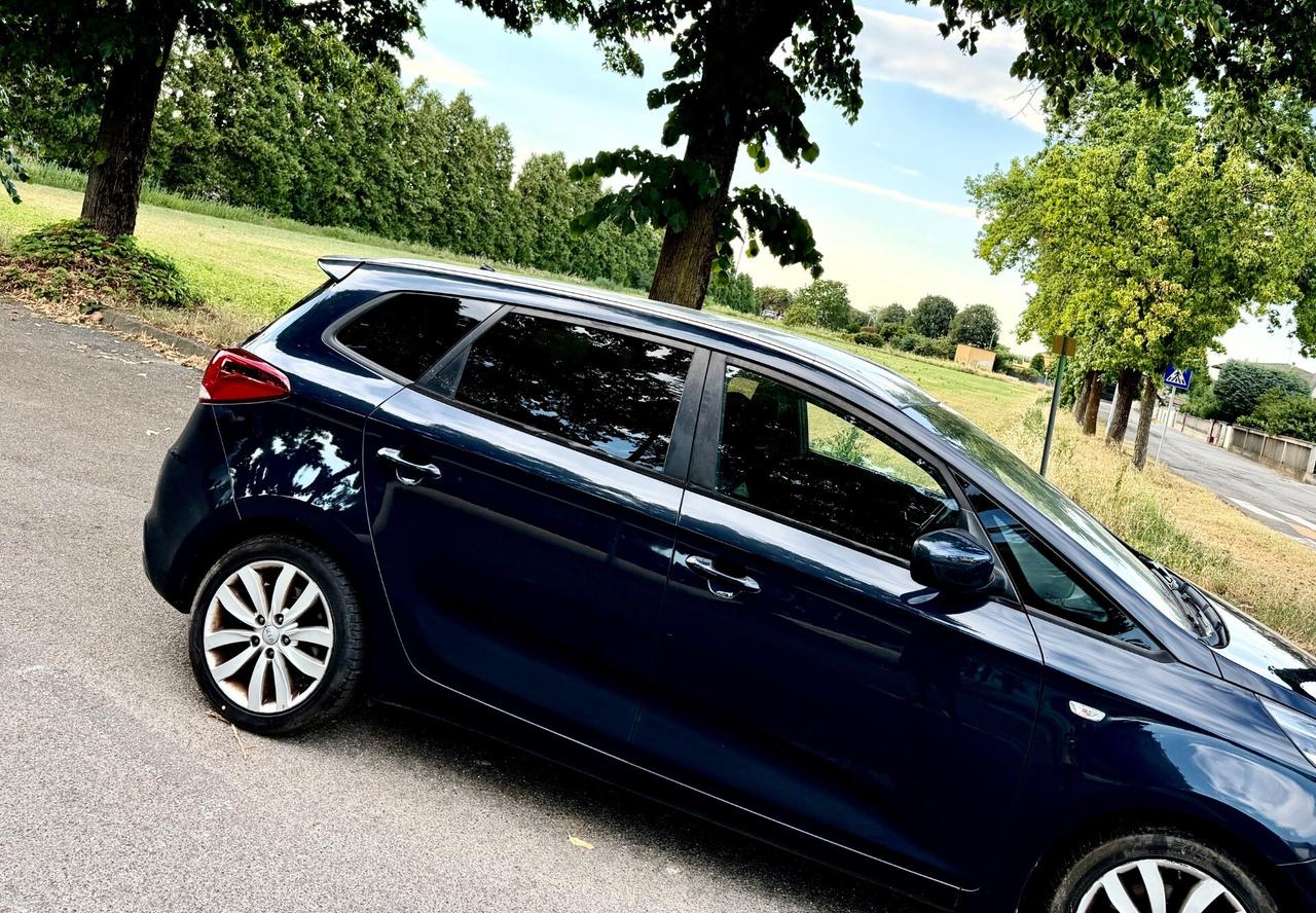 Kia Carens 1.7 CRDi .. 7 posti