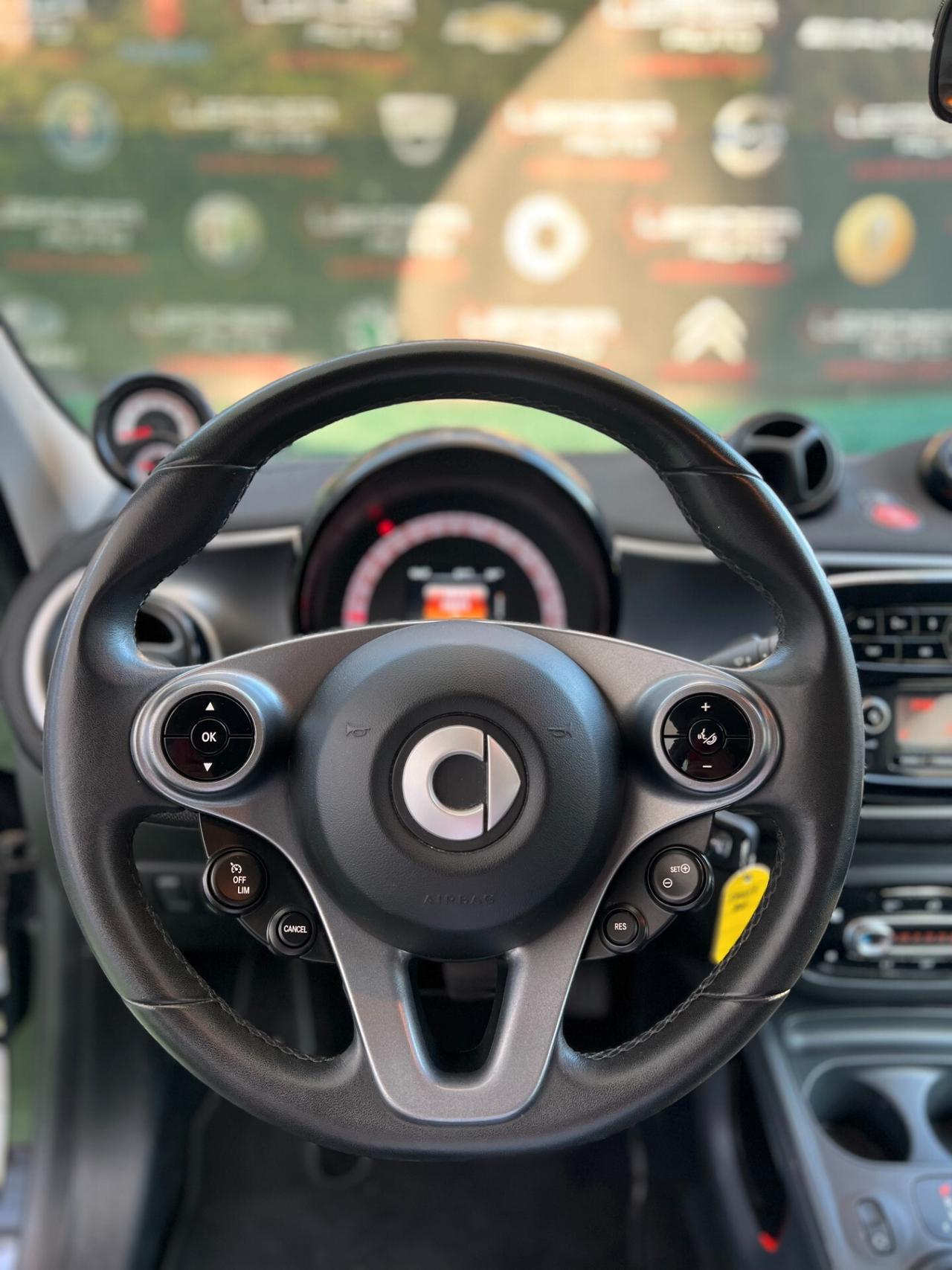 Smart ForFour 71 cv AUTOMATICA/SENSORI/BRACCIOLO