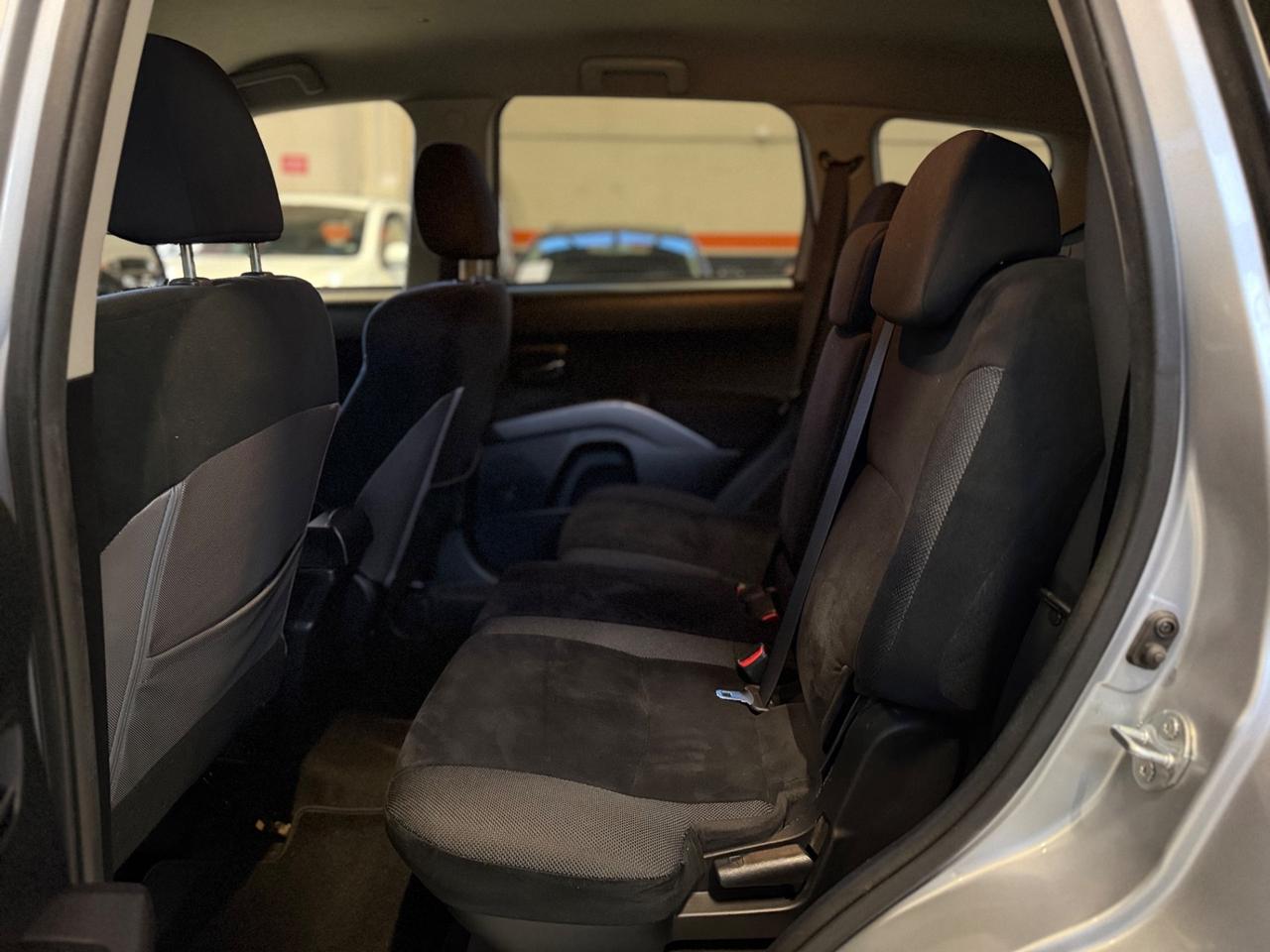 Mitsubishi Outlander 2.2 DI-D Instyle 7 p.ti DPF POSTI