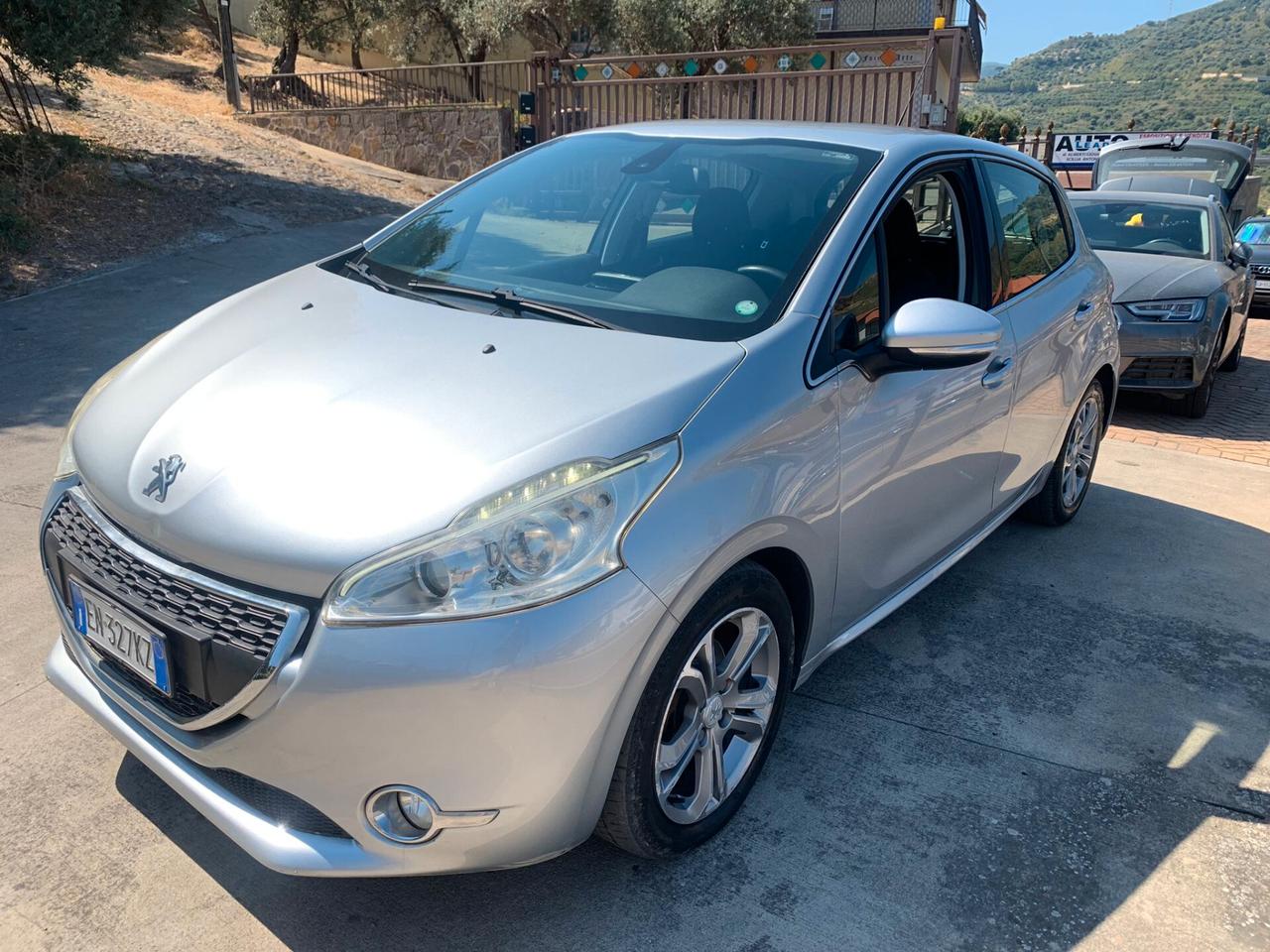 Peugeot 208 1.2 VTi 82 CV 5 porte Allure