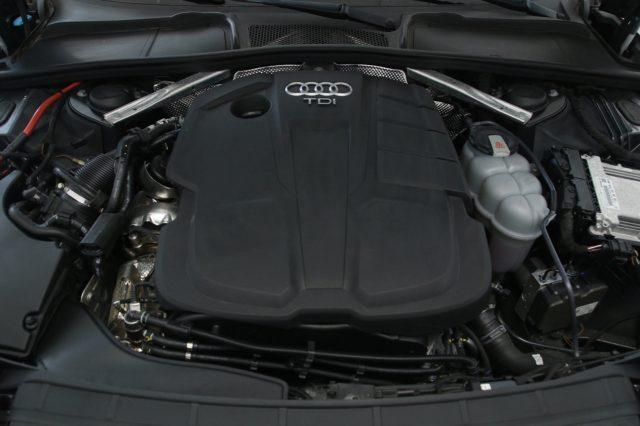 AUDI A4 Avant 40 TDI quattro S tronic S line edition