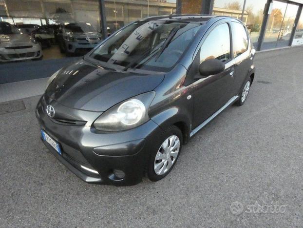 TOYOTA Aygo 1.0 12V VVT-i 5 porte Active Connect