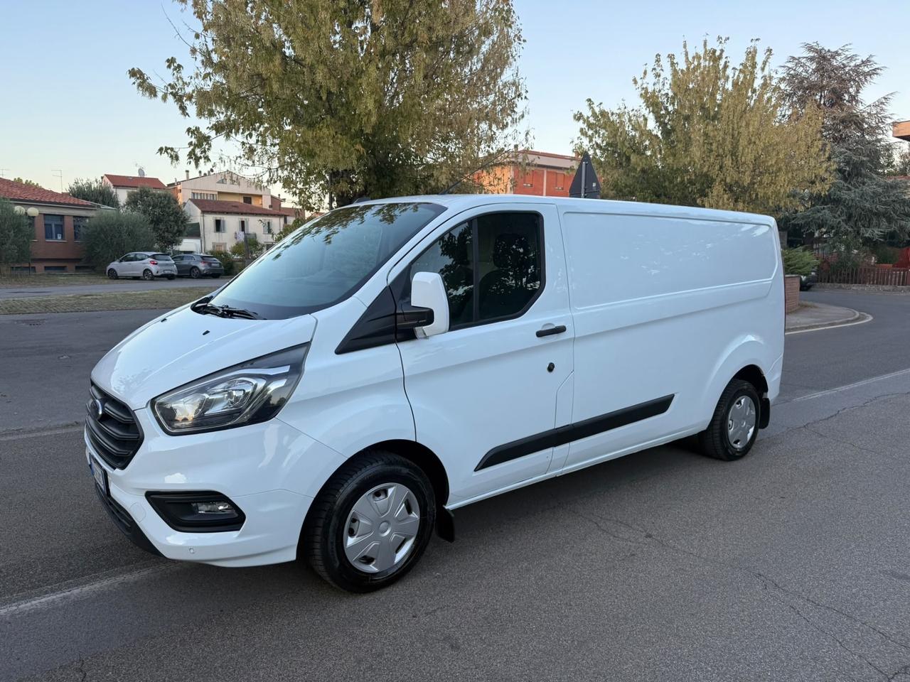 Ford transit custom passo lungo