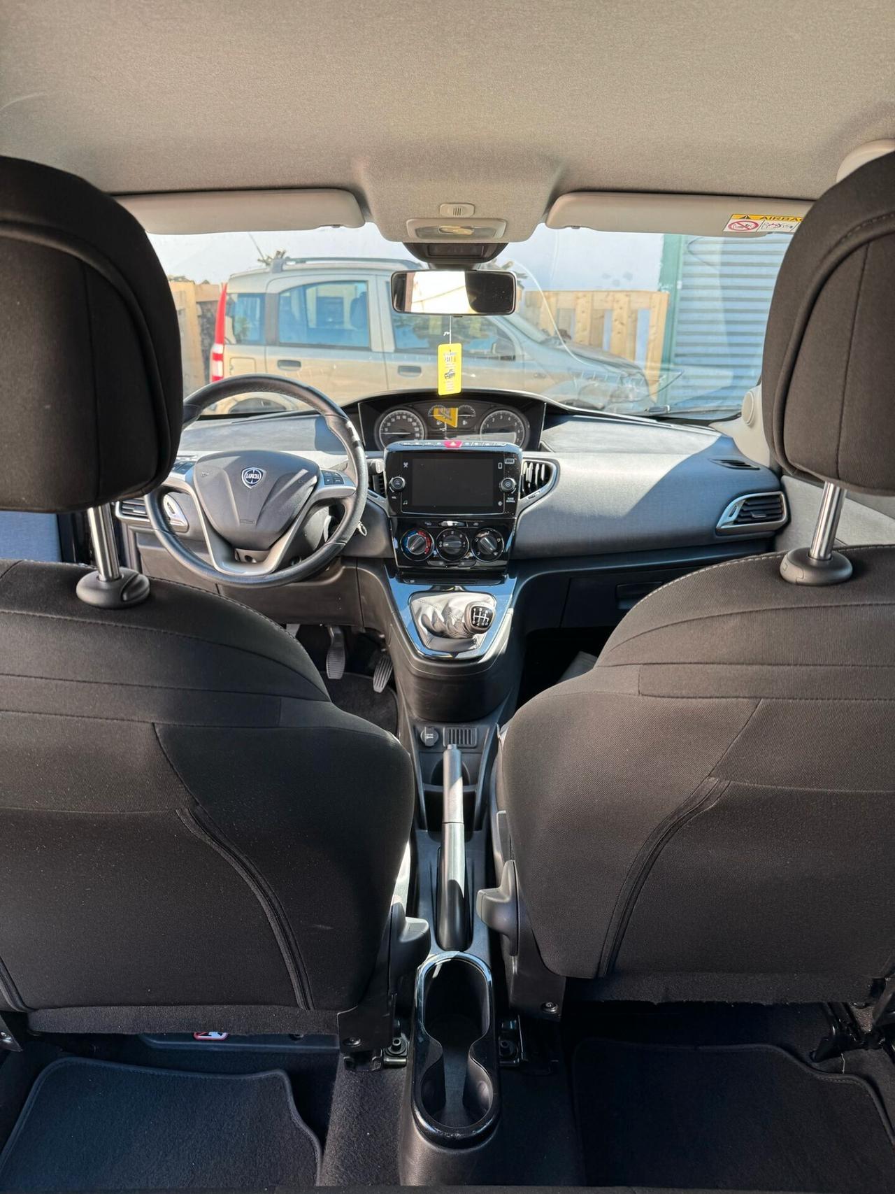 Lancia Ypsilon 1.0 FireFly 5 porte S&S Hybrid Alberta Ferretti
