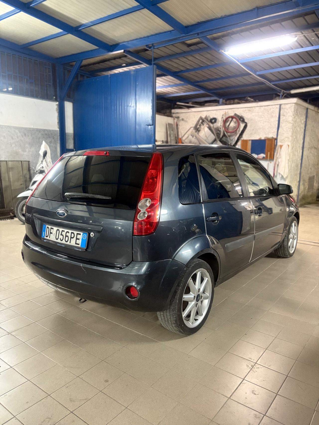 Ford Fiesta 1.2 GPL 5 porte