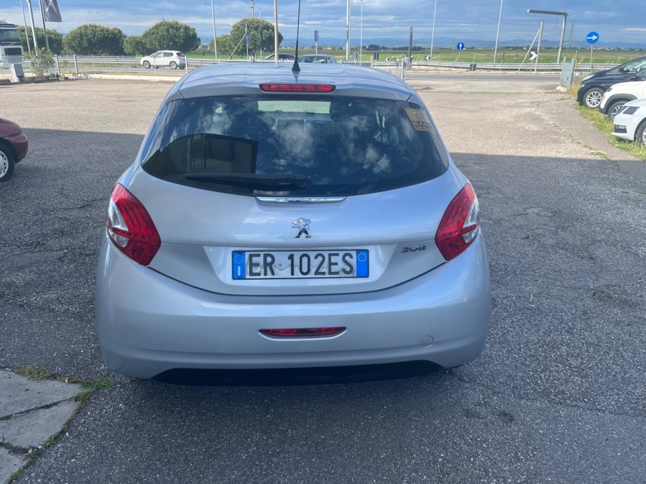 Peugeot 208 1.2 VTi 82 CV 3 porte Allure ok neopatentati