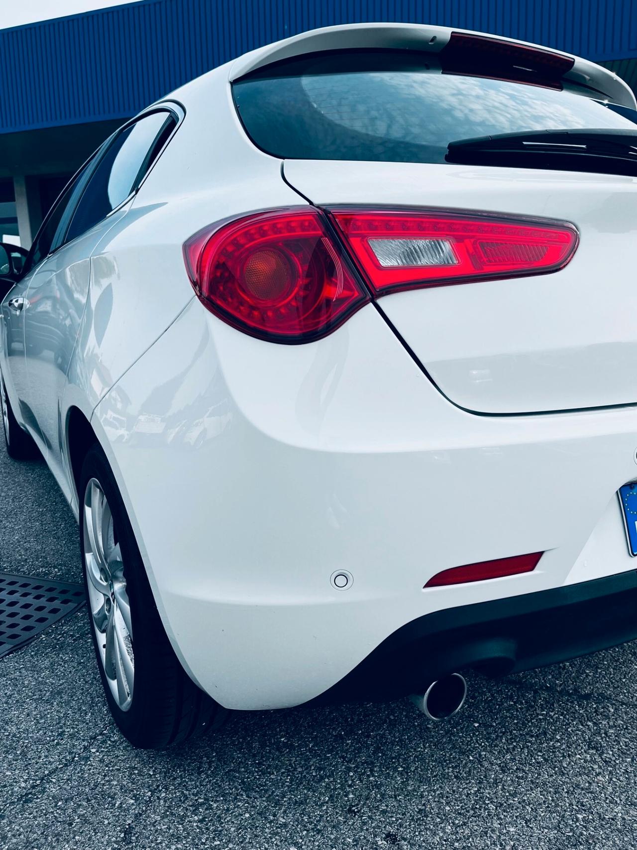 Alfa Romeo Giulietta 1.6 JTDm-2 105 CV Distinctive