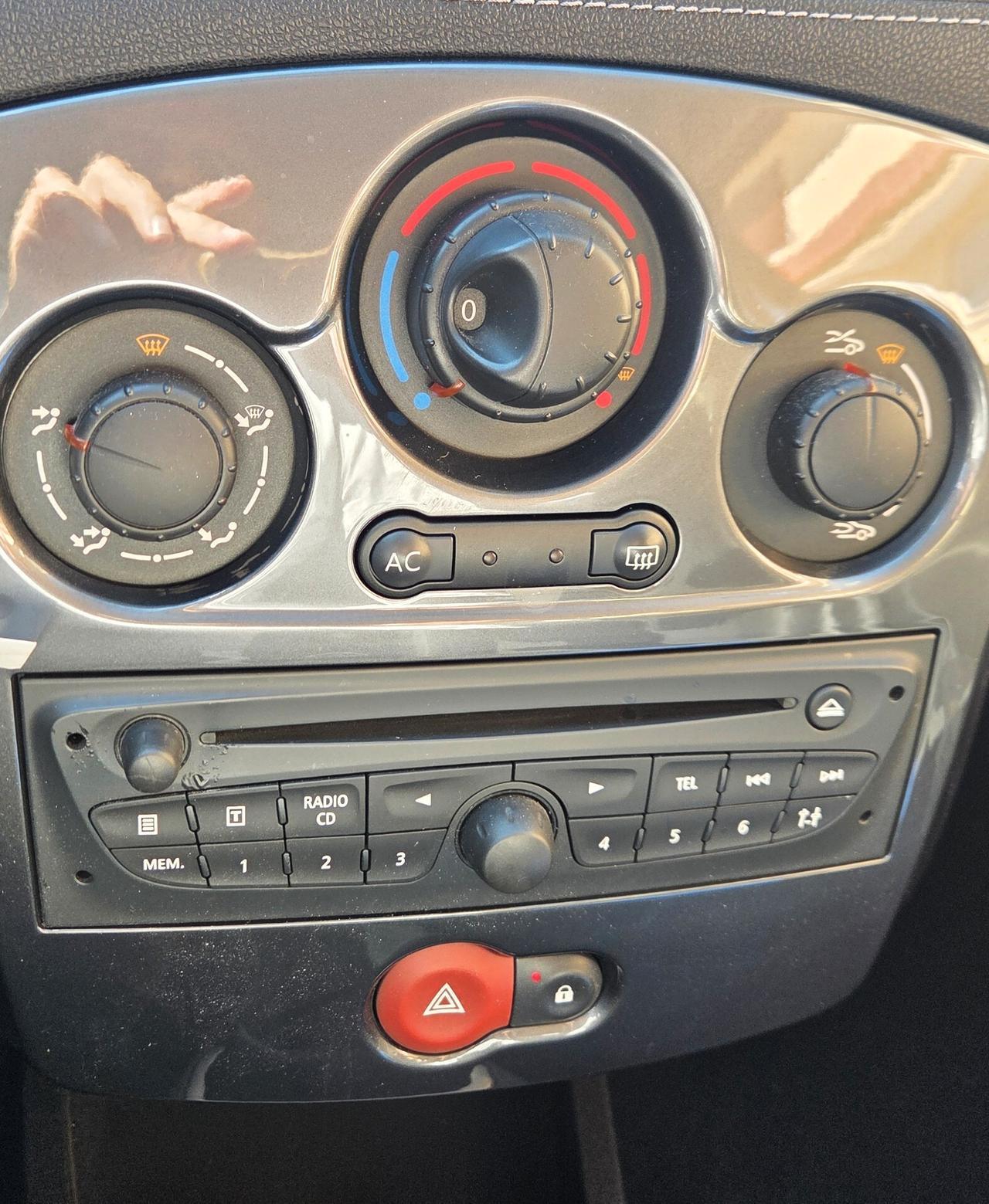 CLIO 1.5 DCI UNICO PROPR. BEN TENUTA NAVIGATORE