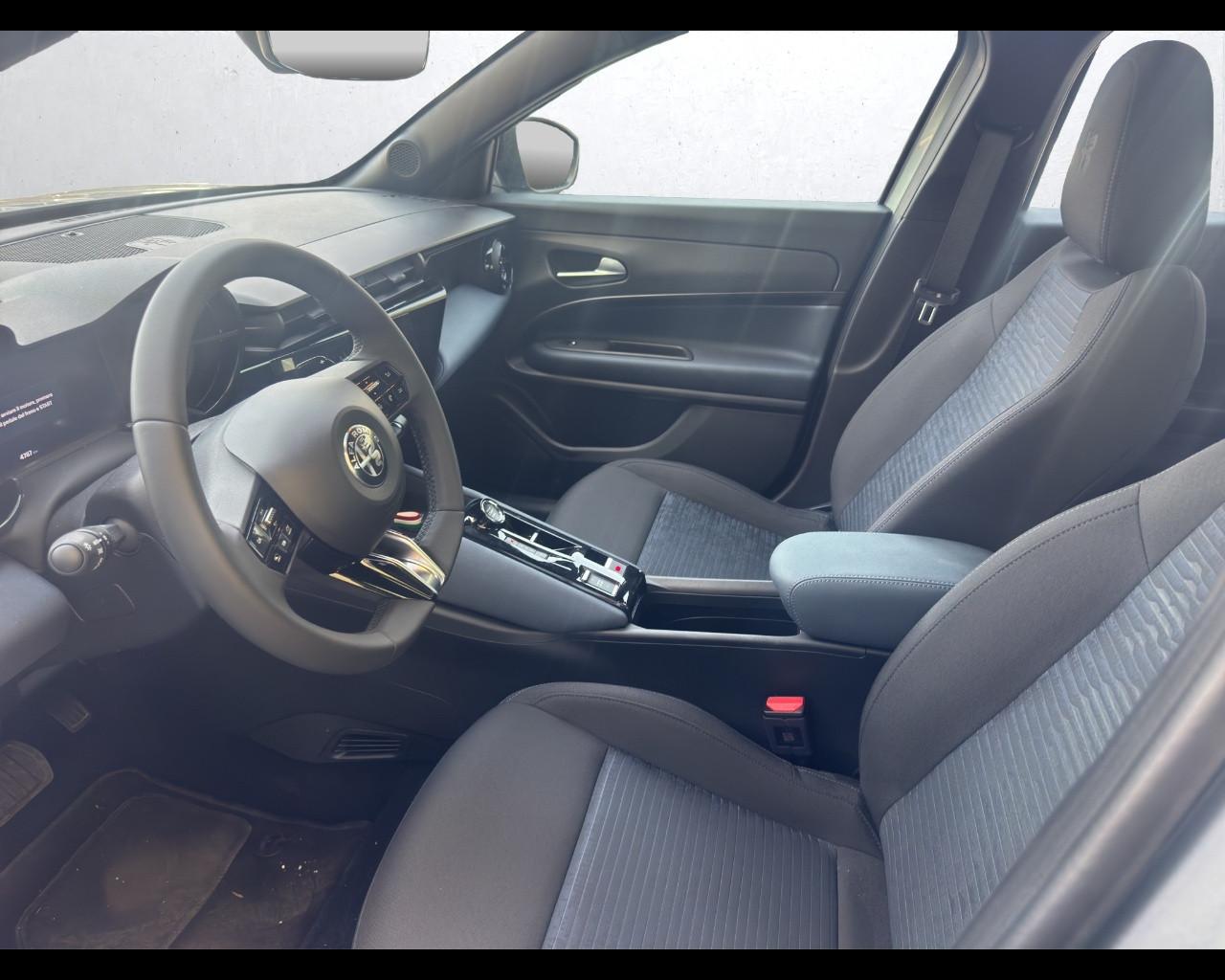 ALFA ROMEO Junior Ibrida My25 Ibrida 1.2145cv Hybrid Edct6