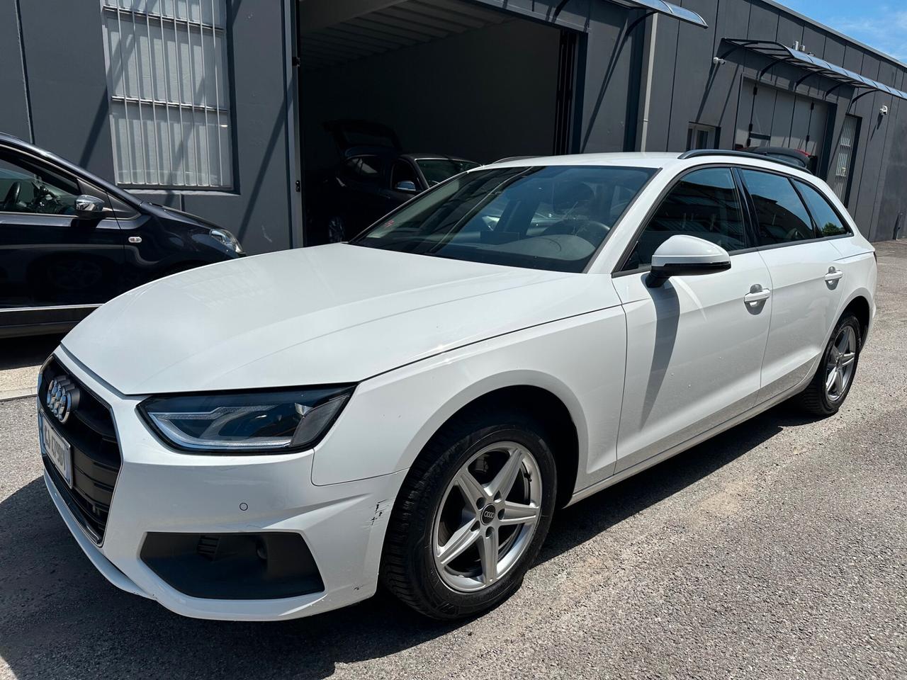 Audi A4 Avant 30 TDI/136 CV S tronic Business Advanced