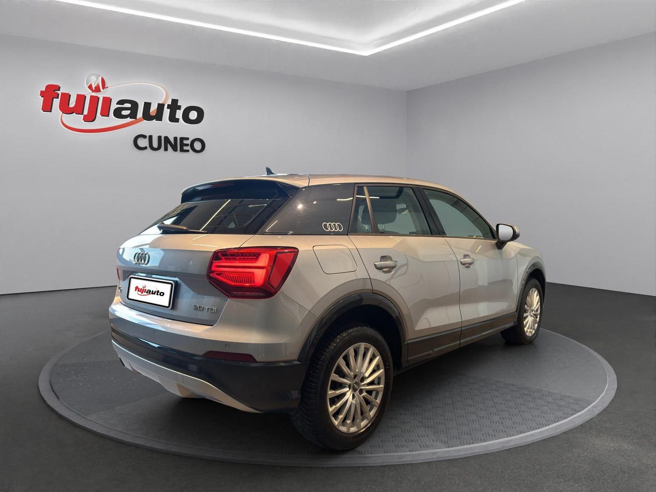 Audi Q2 30 1.6 tdi Business design my19