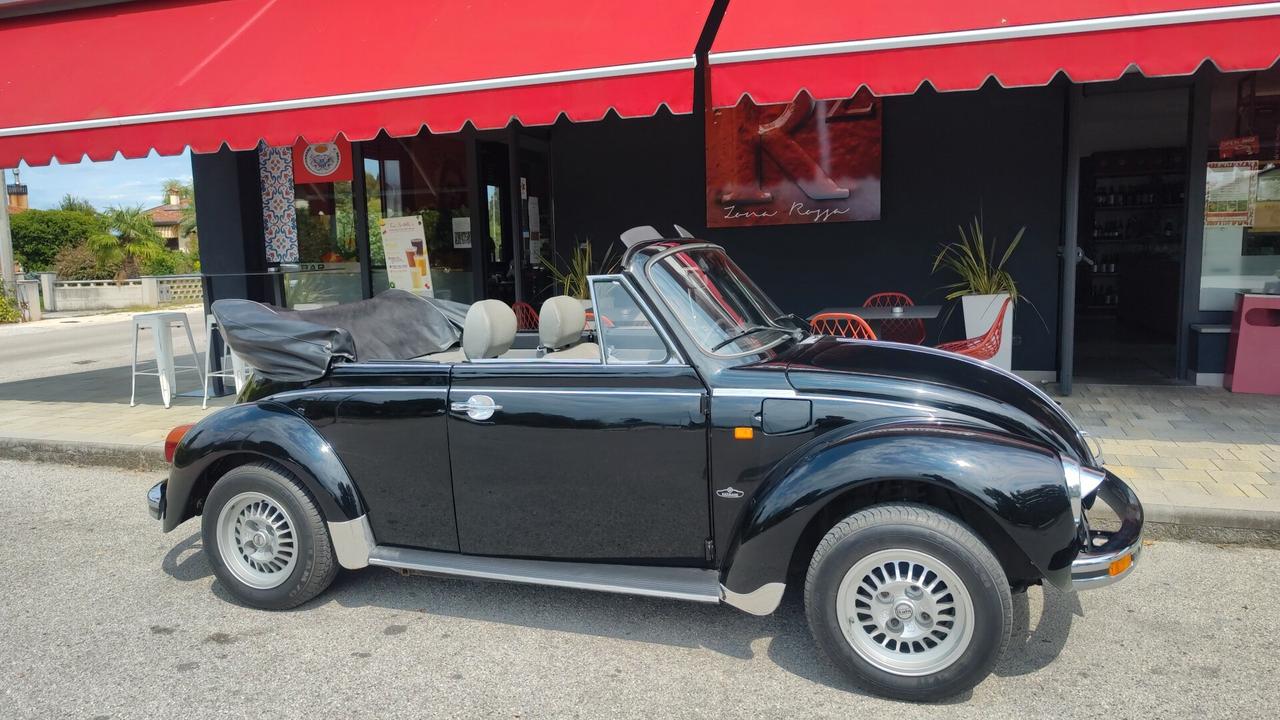 Volkswagen Maggiolino CABRIO o COUPE'