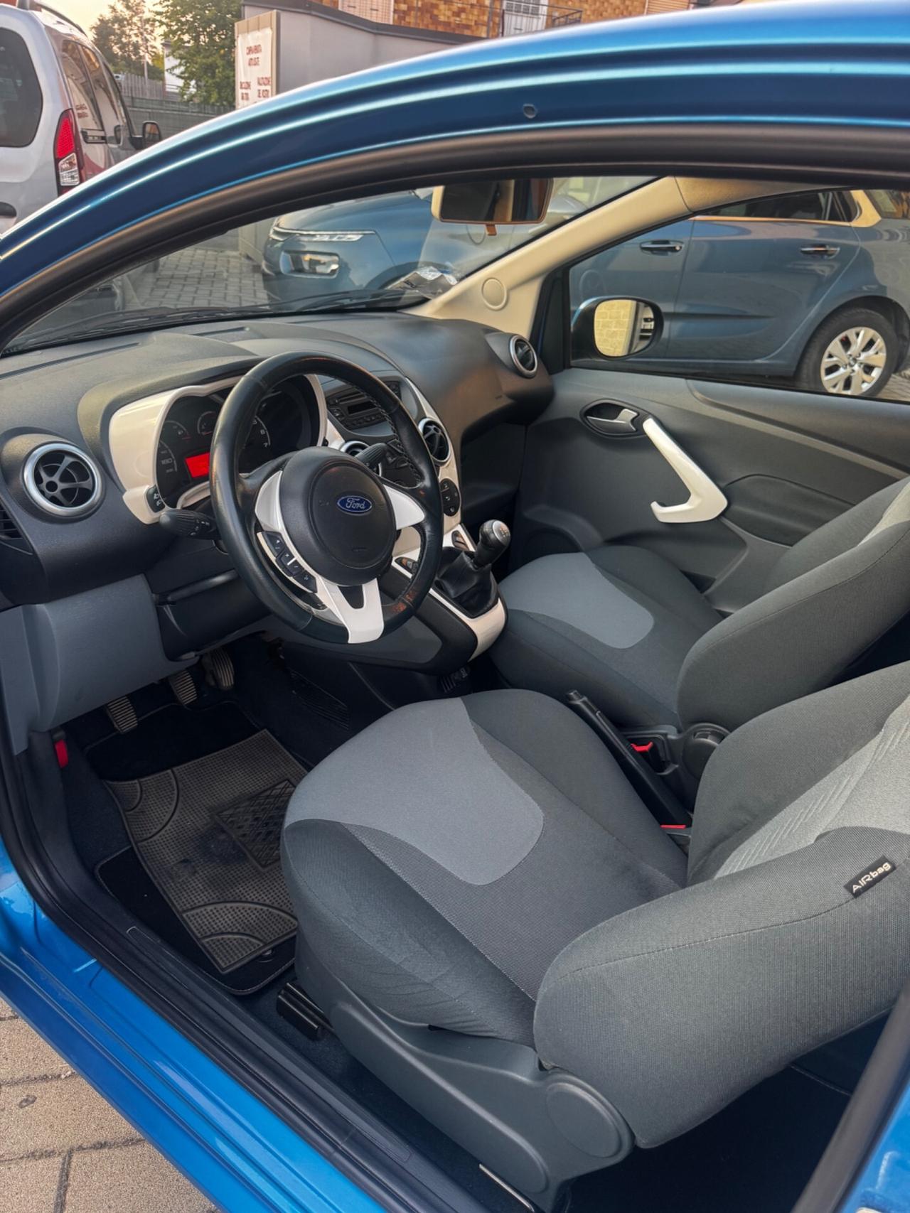 Ford Ka 1.2 8V 69CV Titanium