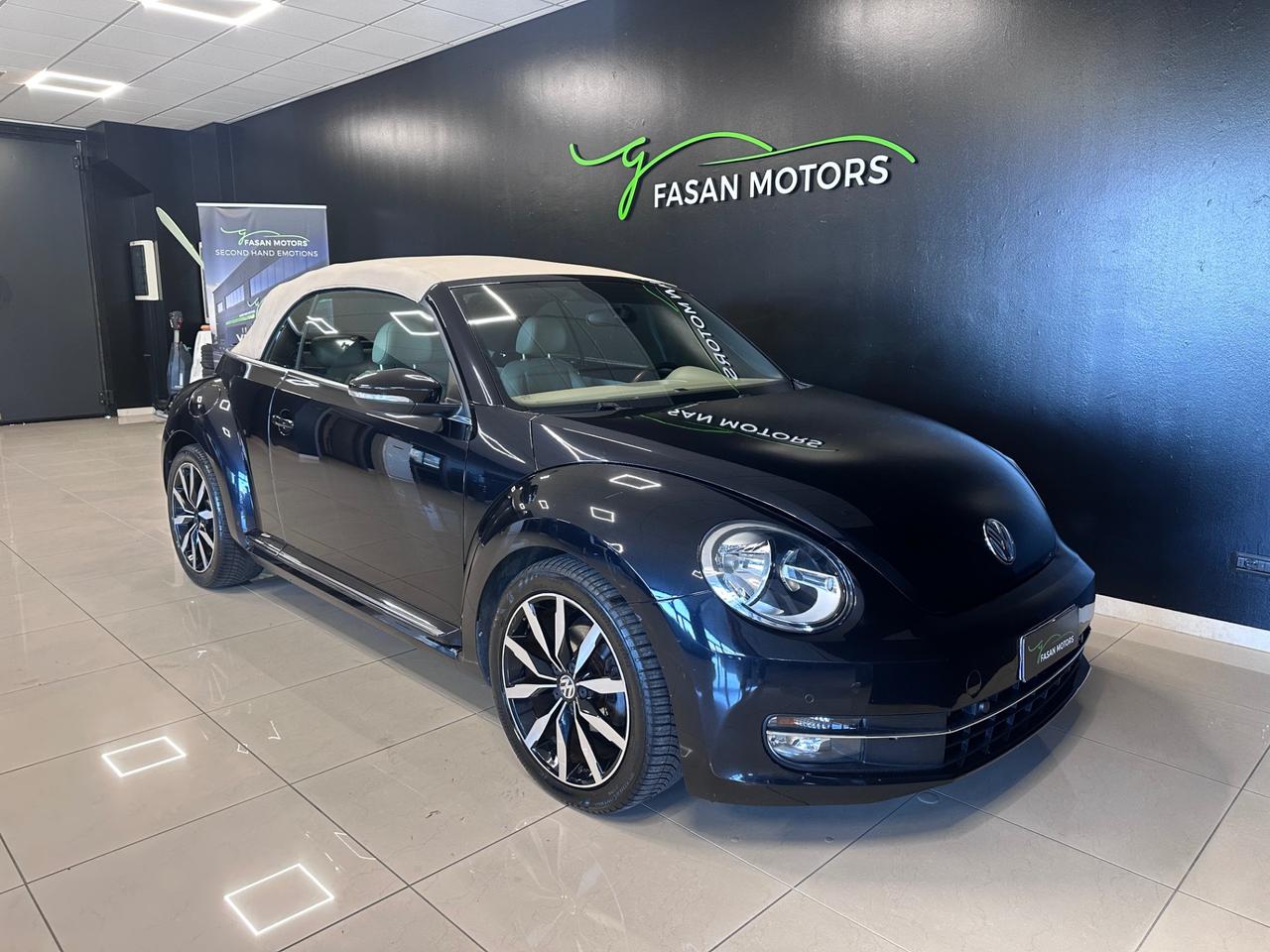 Volkswagen Maggiolino Cabrio 1.6 tdi Design 105cv dsg