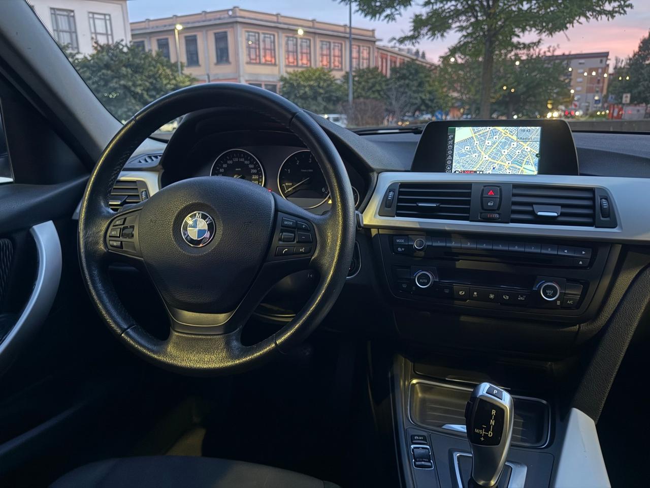 Bmw 318 318d Touring Luxury 2014