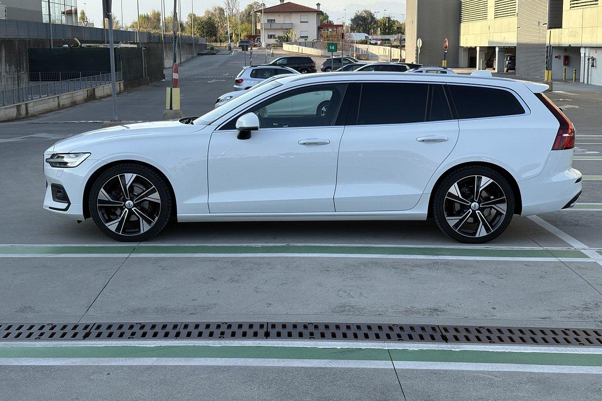 VOLVO V60 D4 AWD Geartronic Business Plus