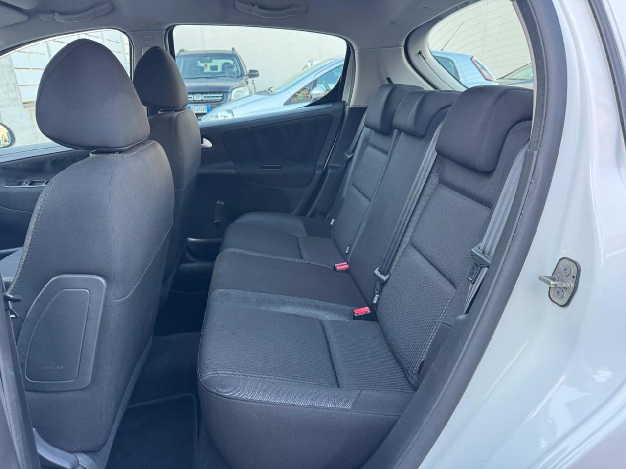 Peugeot 207 1.4 DIESEL 70CV Energie 2011