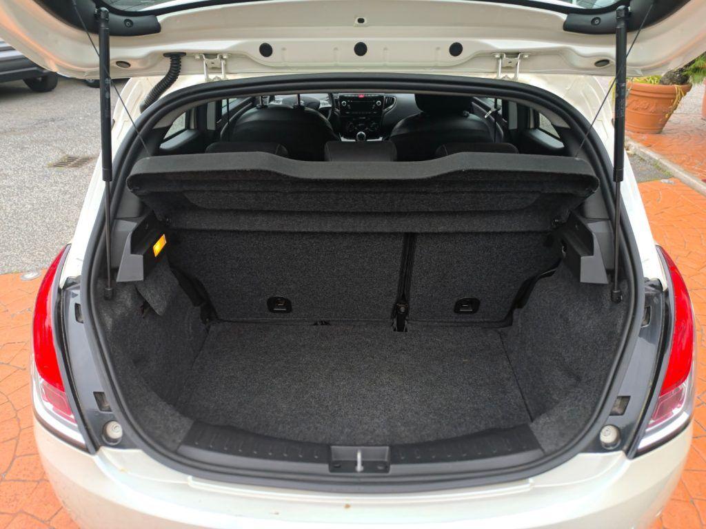 Lancia Ypsilon 0.9 TwinAir 85 CV 5 porte S&S Gold TAGLIANDATA!
