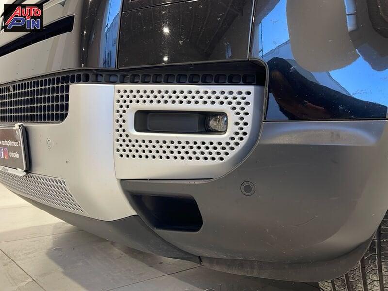 Land Rover Defender 3.0D I6 200 110 SE AWD auto.