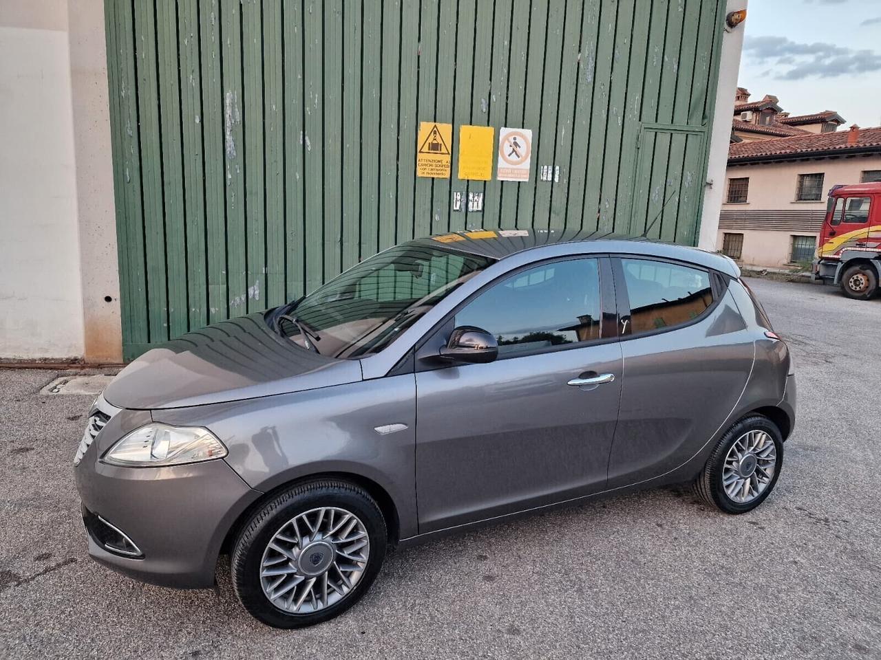 Lancia Ypsilon 1.2 benz 69 CV