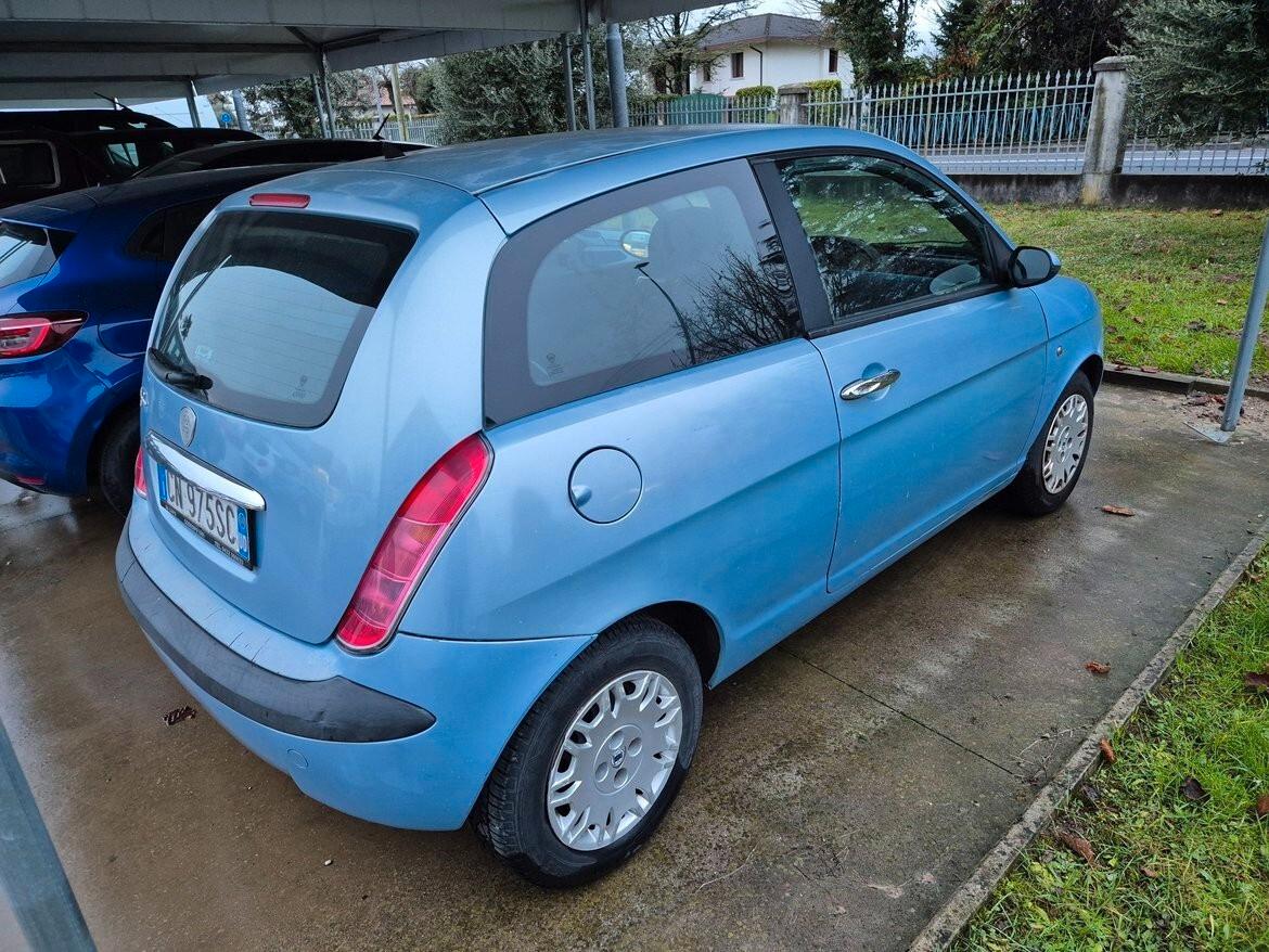 Lancia Ypsilon 1.2 Argento ok neopatentato TAGLIANDATA E REVISIONATA