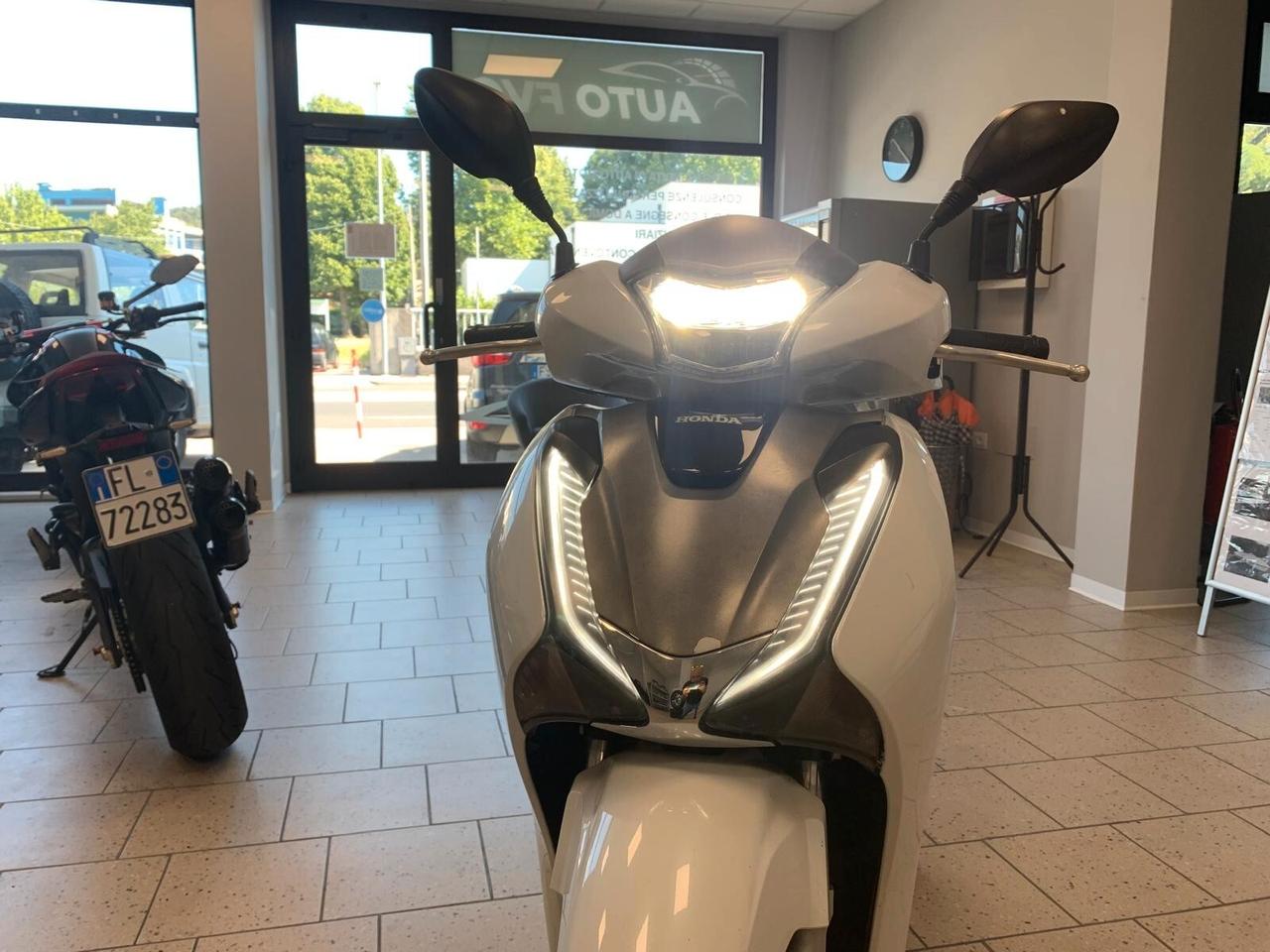 Honda SH 125 Pat. B