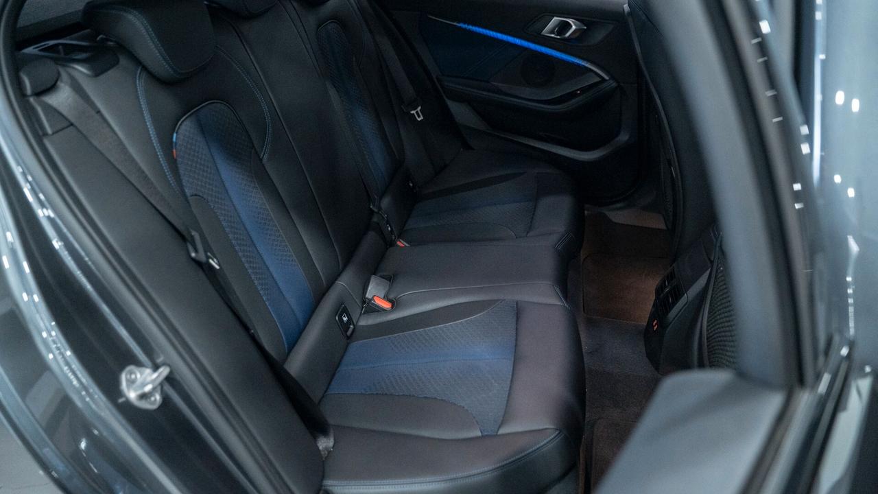 Bmw 118 118d 5p. Msport