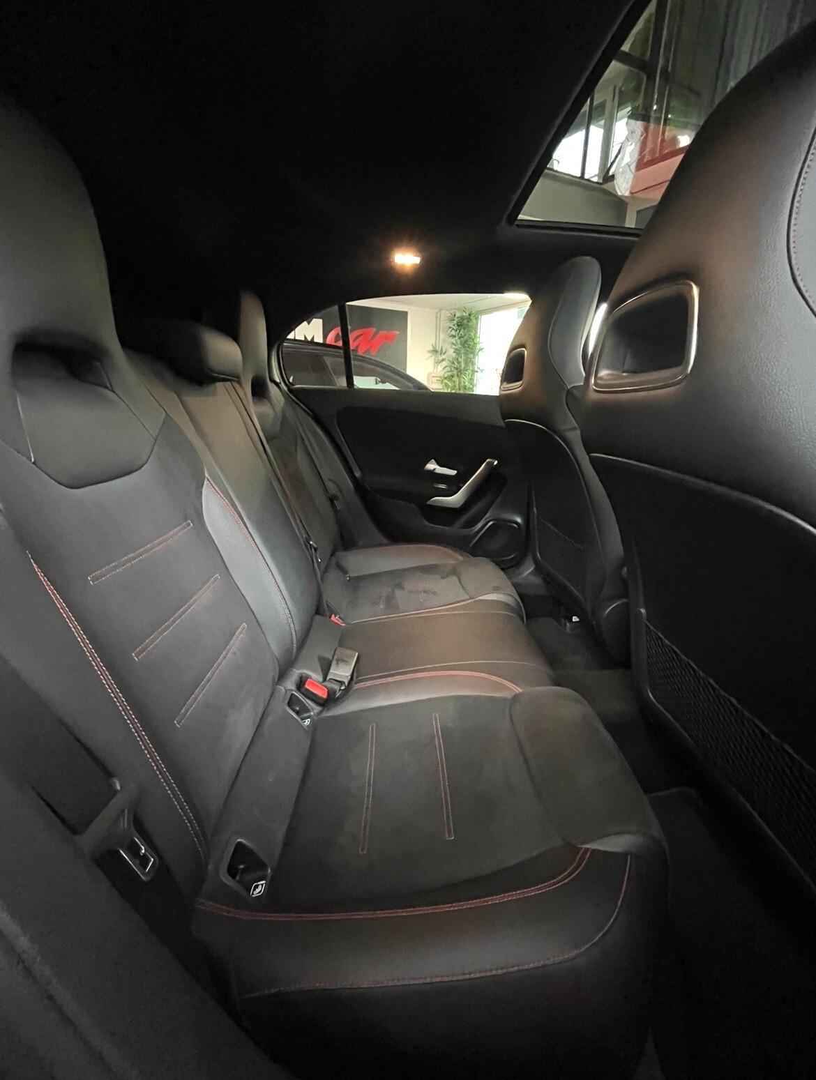 MERCEDES CLASSE A 1.6 TDI 116CV Sport Extra Cambio automatico Navi Cerchi AMG Pelle Alcantara allestimento AMG OK NEOPATENTATI