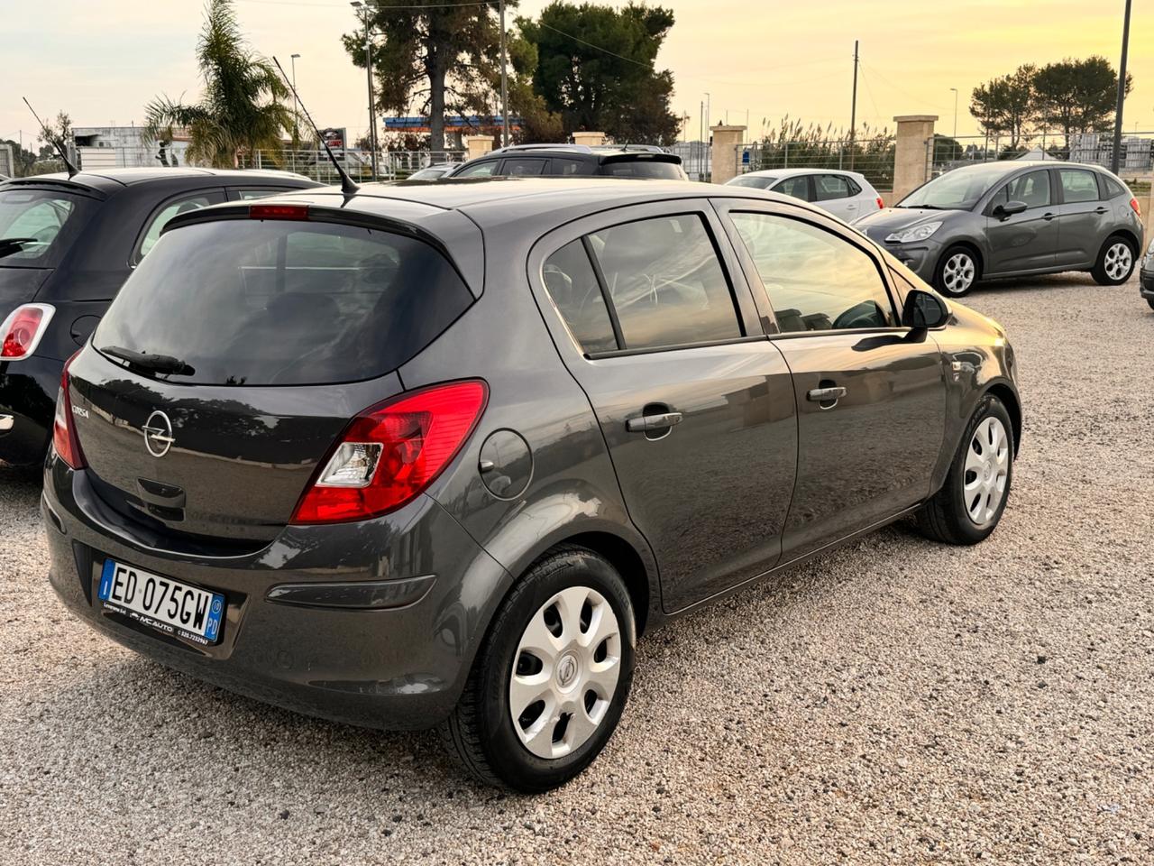 Opel Corsa 1.2 5 porte Cosmo