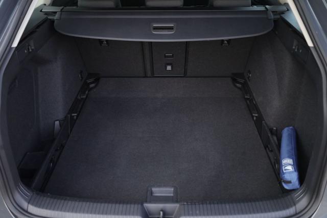 VOLKSWAGEN Golf Variant 1.0 eTSI EVO DSG Life