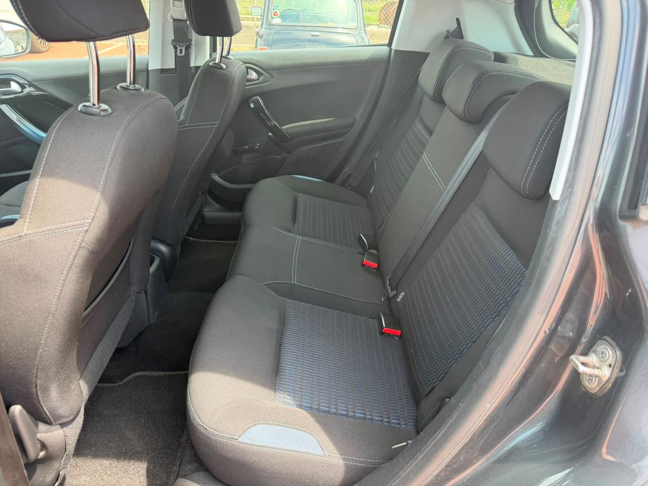 Peugeot 208 1.4 HDi 68 CV 5 porte Business