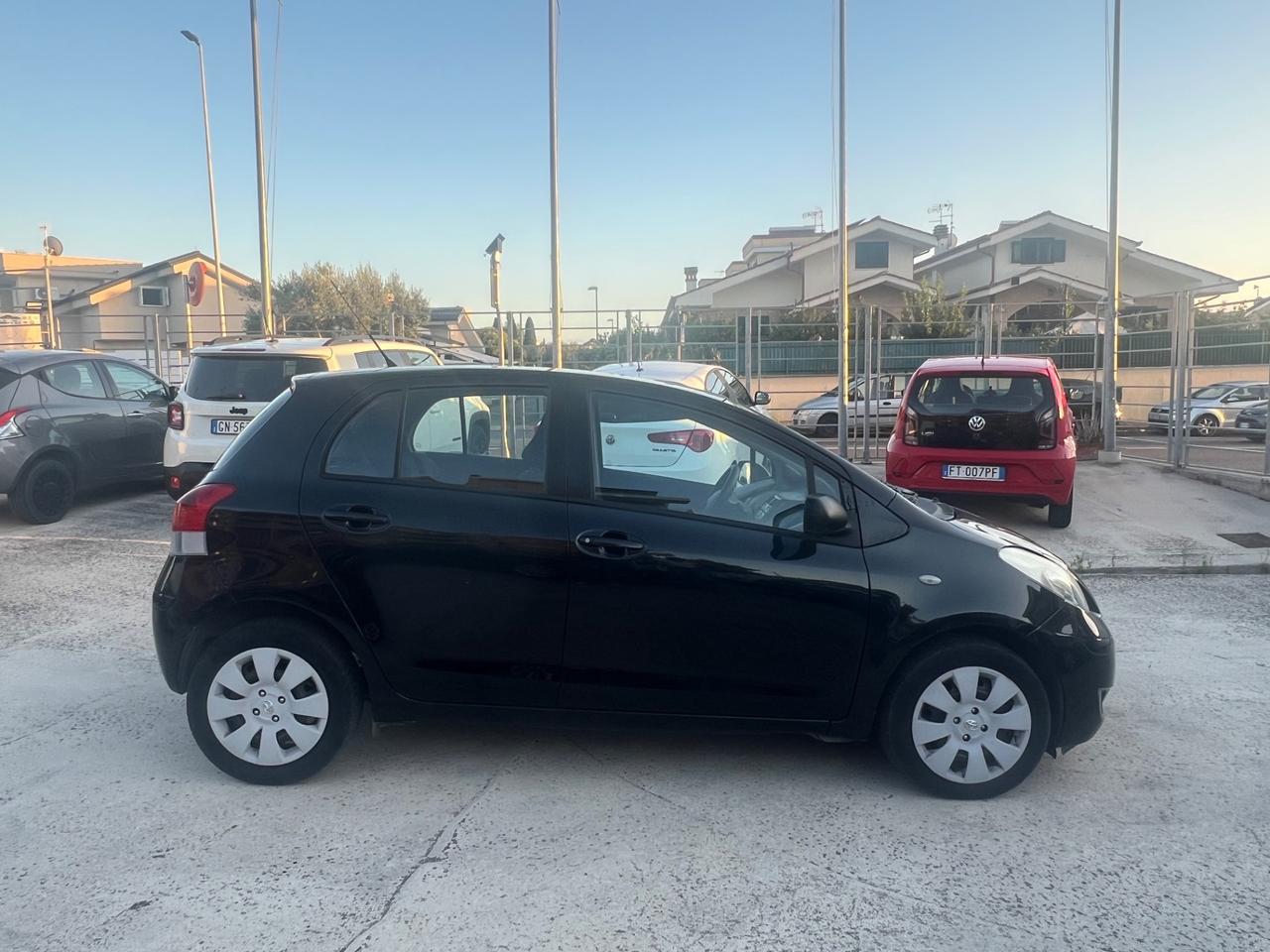 Toyota Yaris 1.0 5 porte
