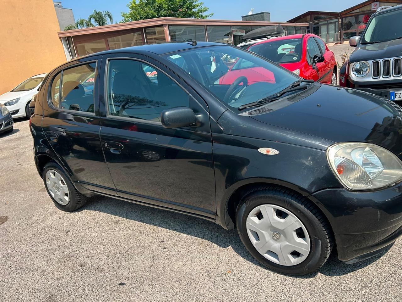 Toyota Yaris 1.0i 16V cat 5 porte Sol