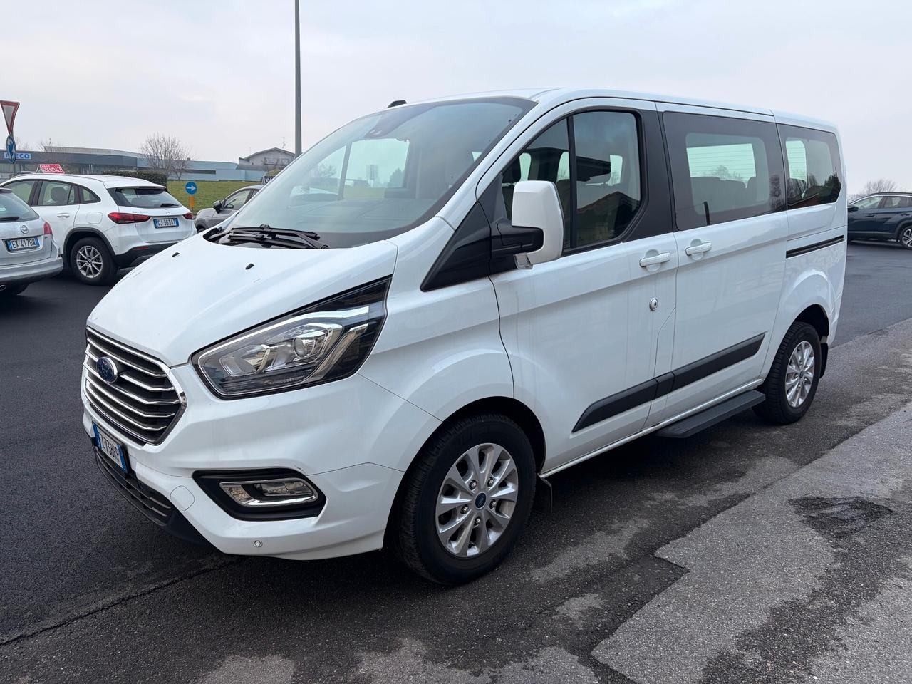 Ford Tourneo Custom 320 2.0 TDCi 130CV Trend 9 posti