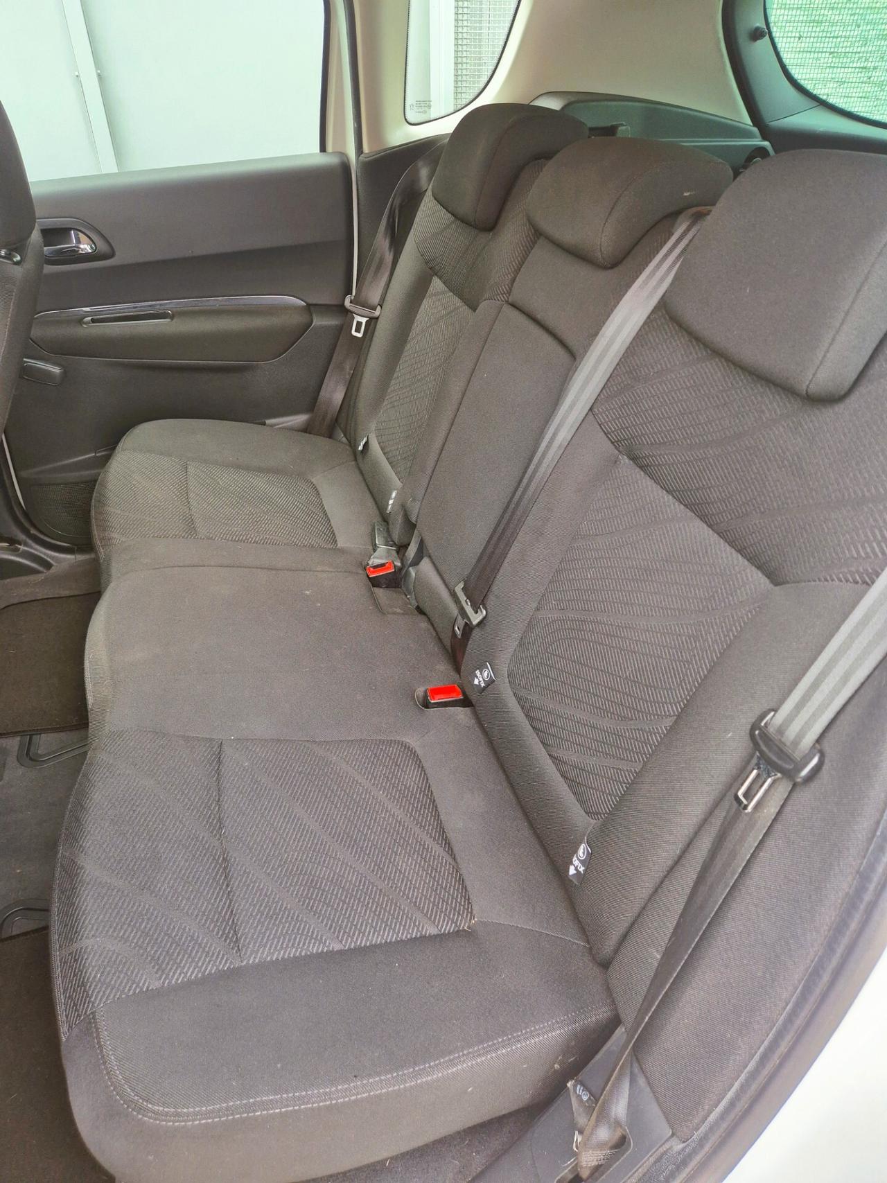 Peugeot 3008 1.6 HDi 110CV