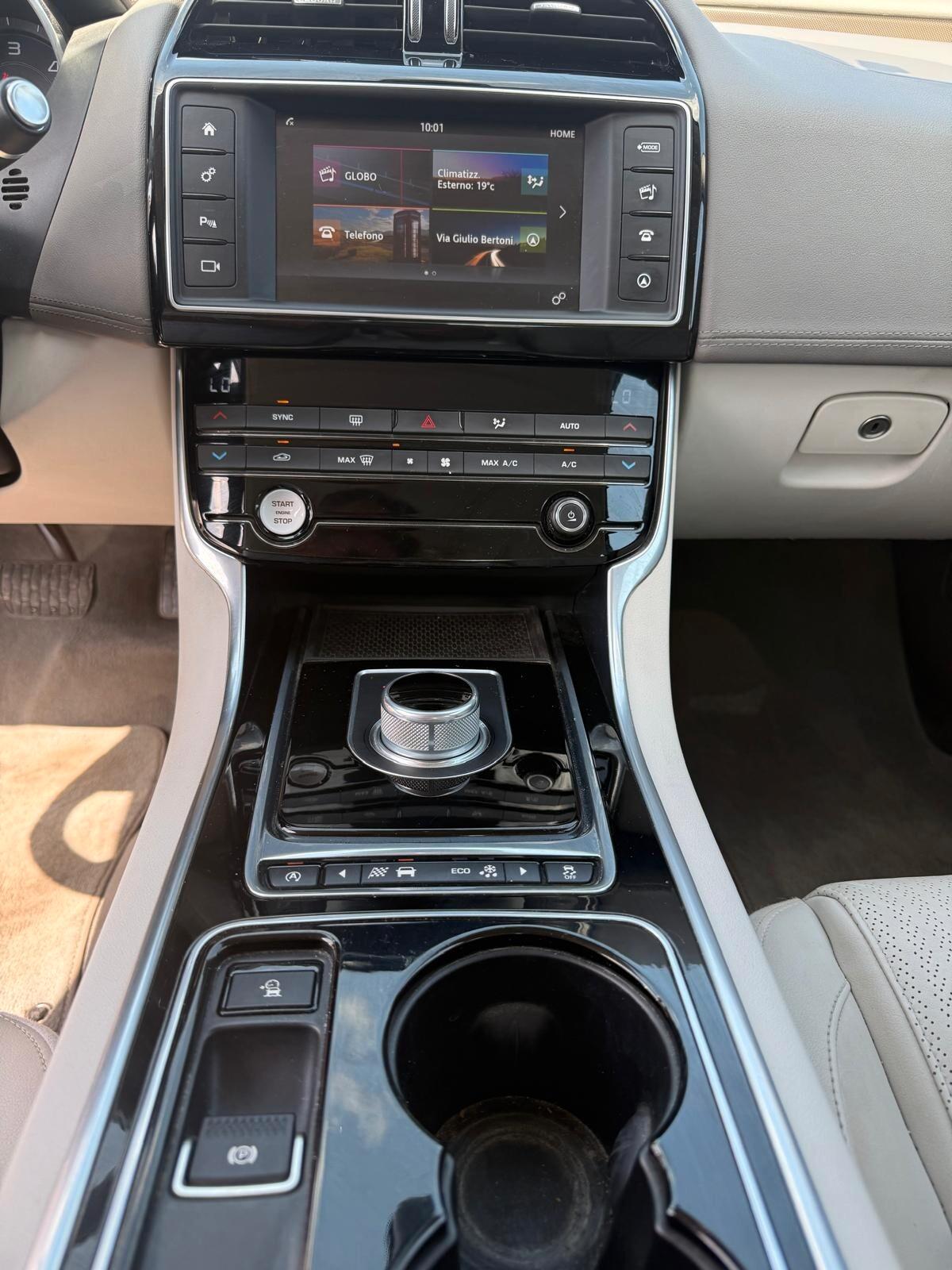 Jaguar XE 2.0 D Turbo 180CV aut. Portfolio Solo 87.000Km