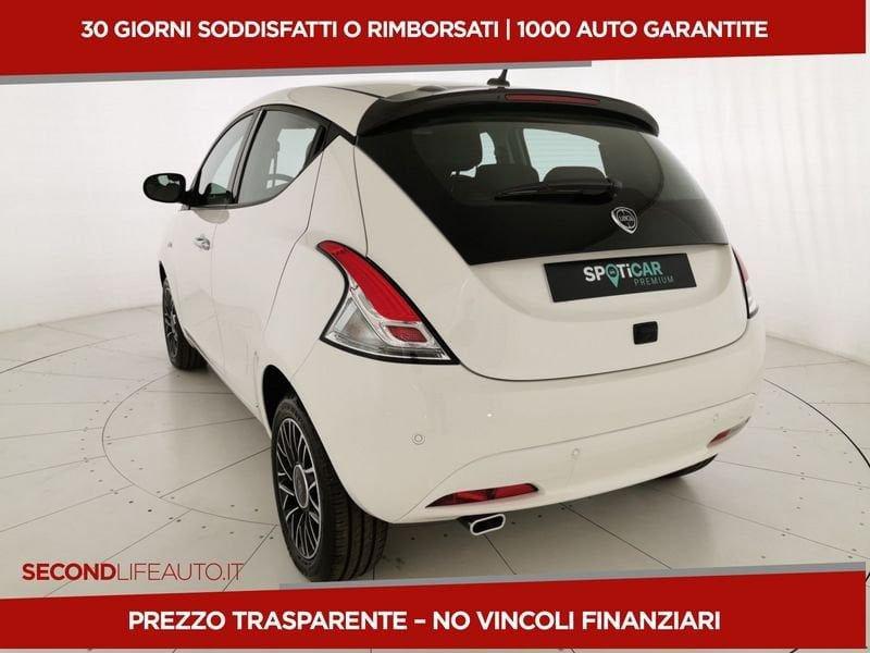 Lancia Ypsilon 1.0 firefly hybrid Platino s&s 70cv