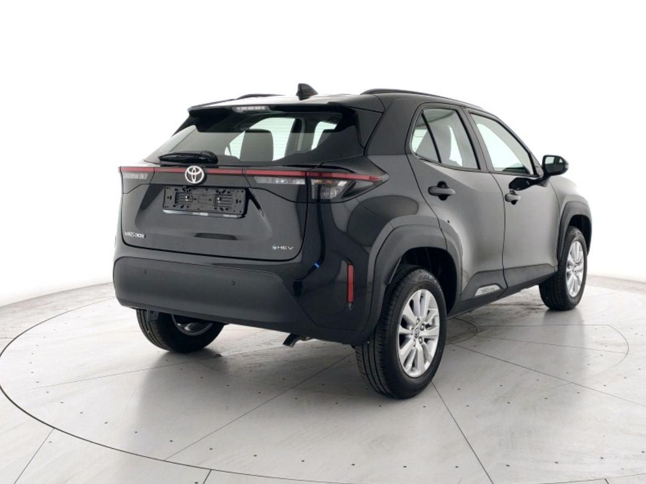 TOYOTA Yaris Cross 1.5h Active fwd 115cv e-cvt