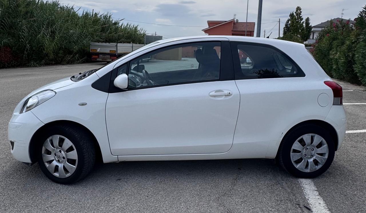 Toyota Yaris 1.0 Luxury pack