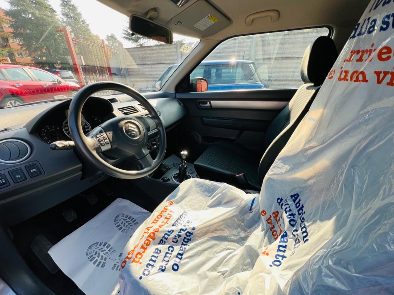 Suzuki Swift CON 12 MESI DI GARANZIA INCLUSI NEL PREZZO