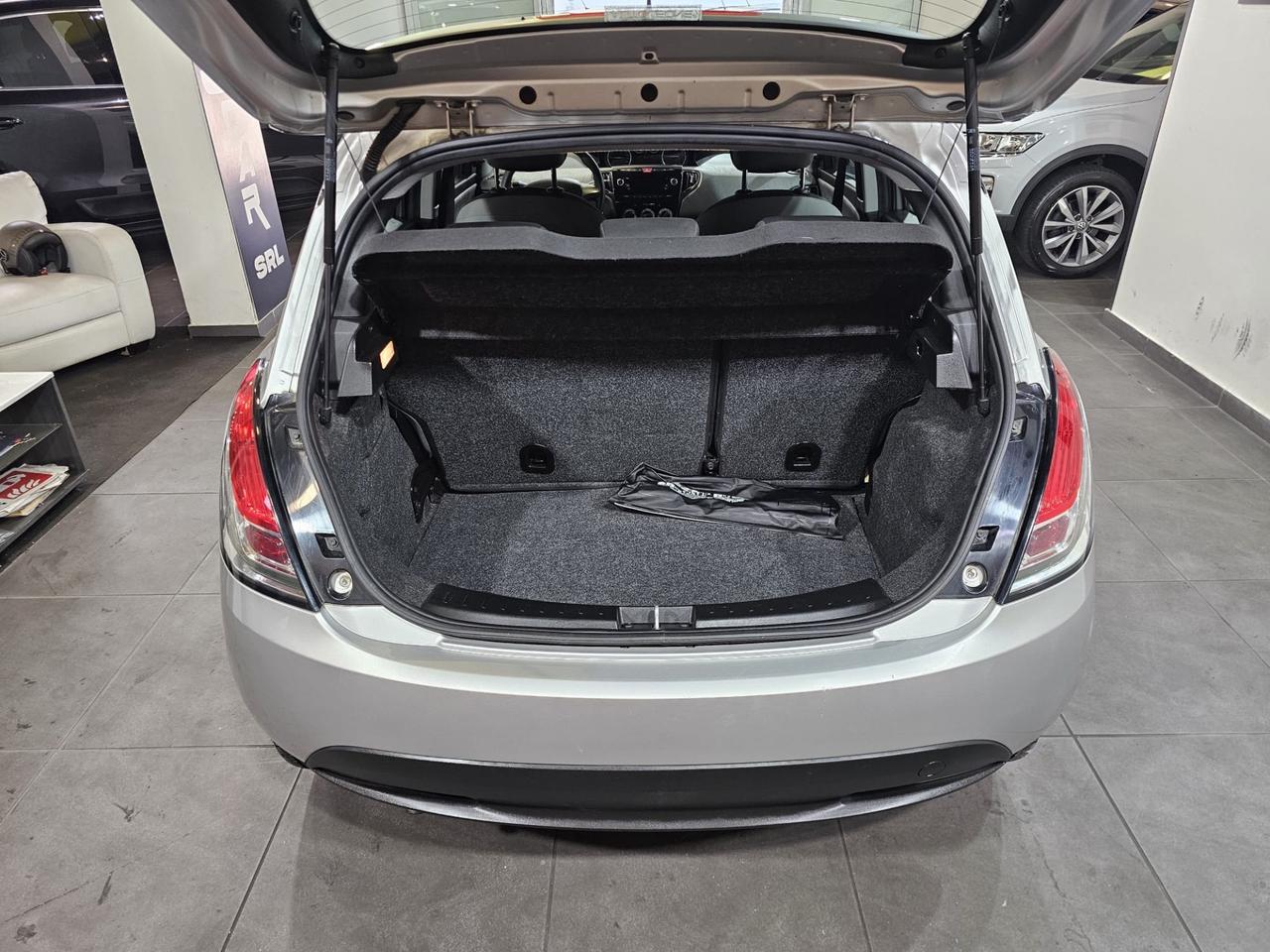 Lancia Ypsilon 1.2 GPL 69cv